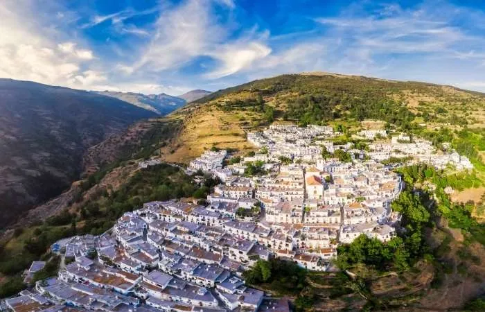 Los pueblos más bonitos de Granada para vivir la naturaleza