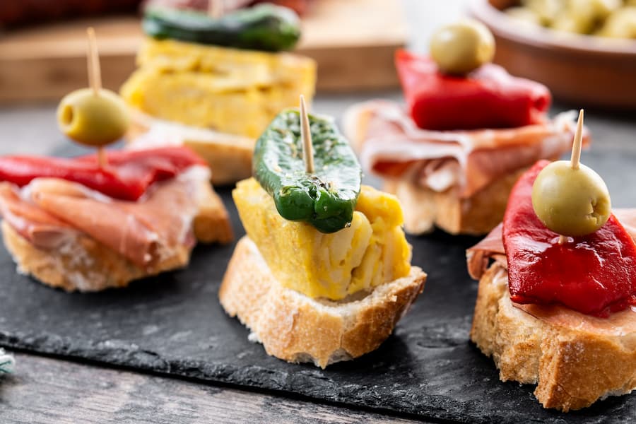 Tapas por el centro de Granada: Comer barato a pocos pasos del hotel
